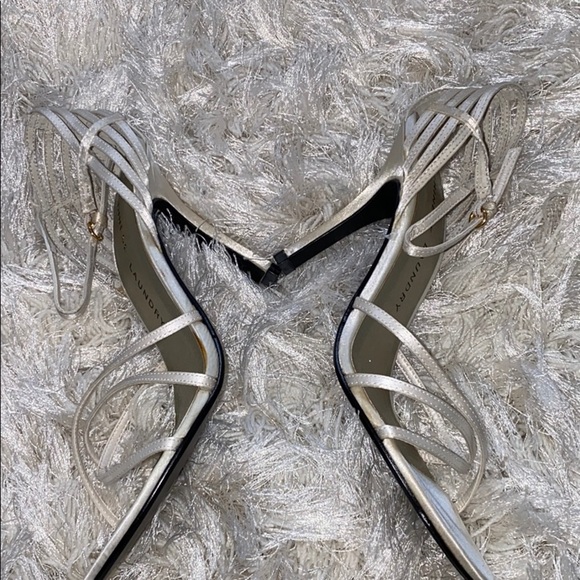 Chinese laundry white heels - Picture 2 of 7